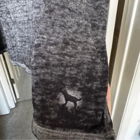 Women’s Large Gray PINK! Cropped Tank Top - Picture 3 of 4